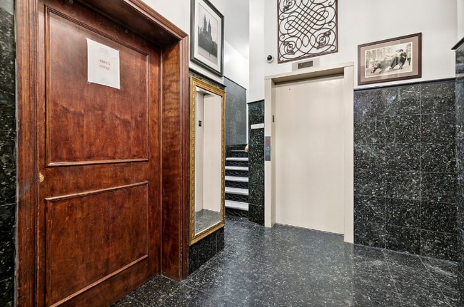 Photo - 65 W 70th St Unidad 4N