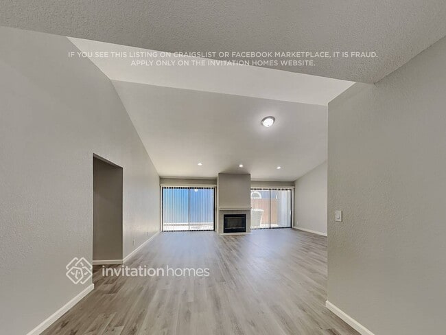 Photo - 7205 Sutherland Way