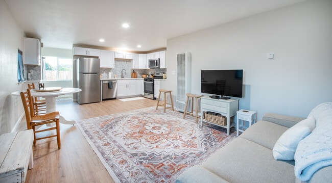 Photo - 604 S 8th St