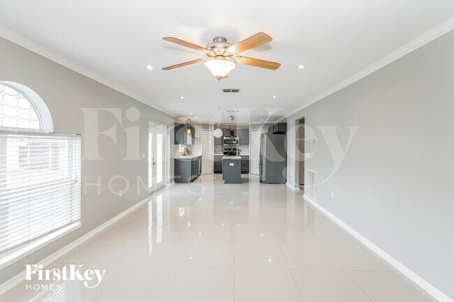 Photo - 3108 Sky St