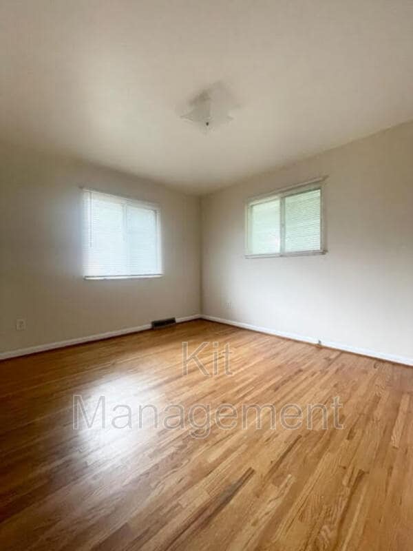 Photo - 5219 Jackman Rd