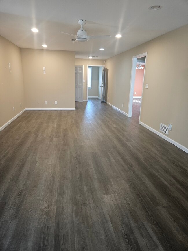 Photo - 11 Laurel Ave