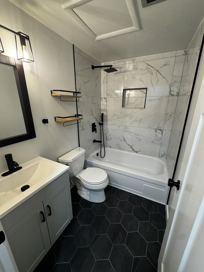 Photo - 1209 E 700 S House