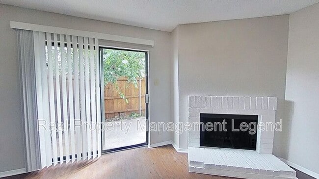 Building Photo - 8109 Silver Creek Rd Rental