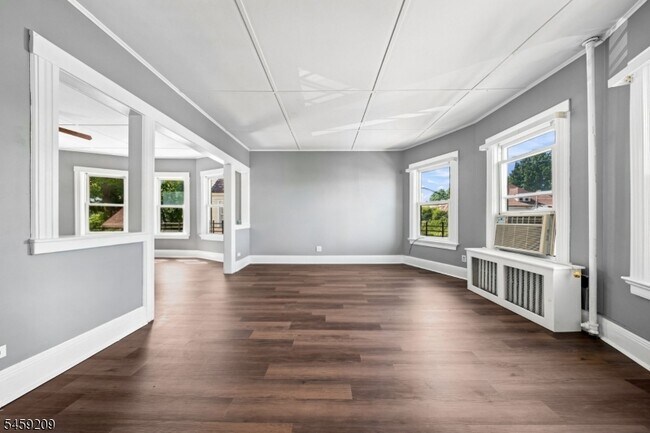 Photo - 33 Van Houten Pl Unit 3