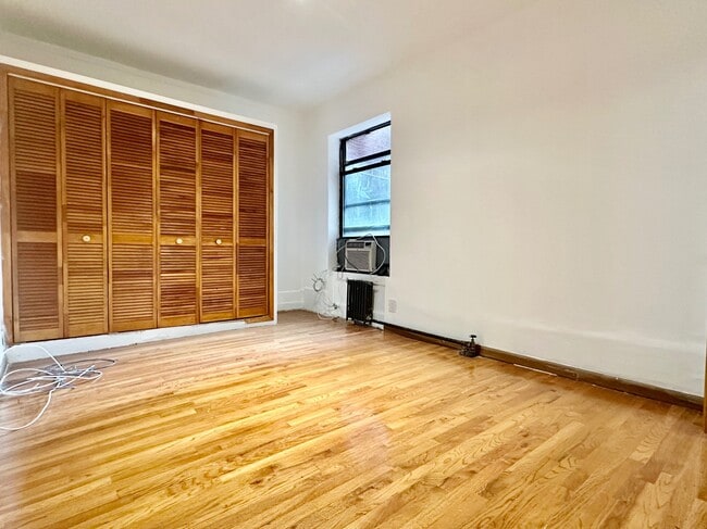 Building Photo - 3405 Broadway Rental
