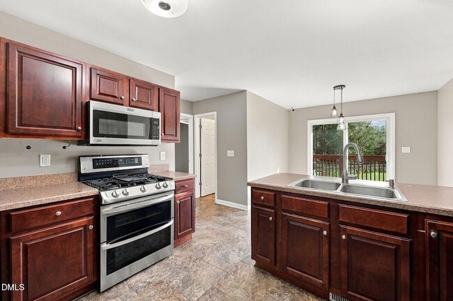 570 Buchanan Rd