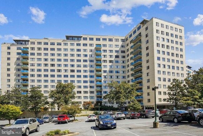 Building Photo - 10201 Grosvenor Pl Unit 1005 Rental