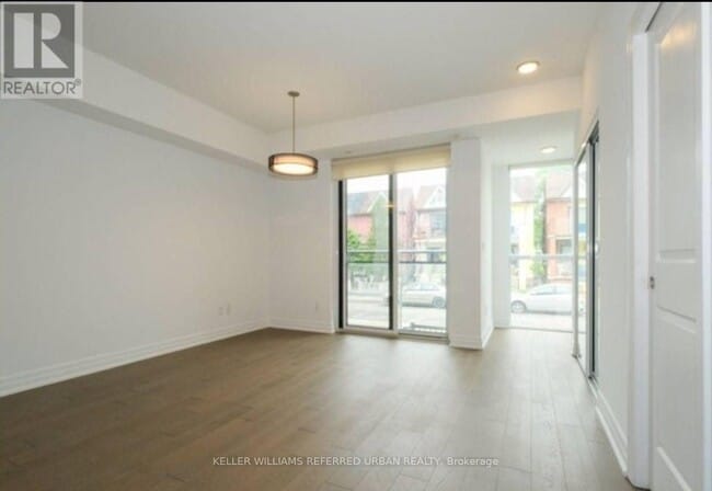 Photo - 47 Macaulay Ave