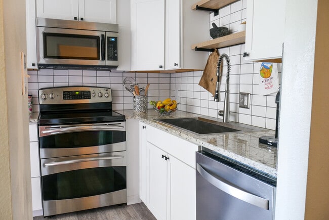 Kitchen 4 - 6800 E Tennessee Ave Unit 433