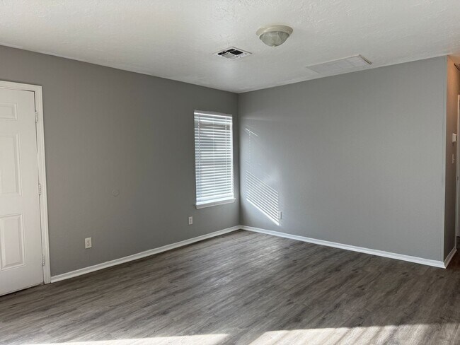 Photo - 1817 SW Jefferson- AVAILABLE NOW!