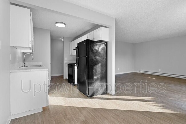 Photo - 11145-11177 NE Weidler St