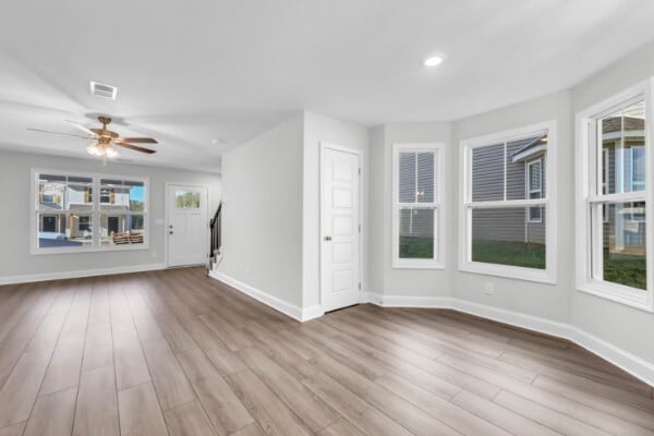 Photo - 209 W Point Dr