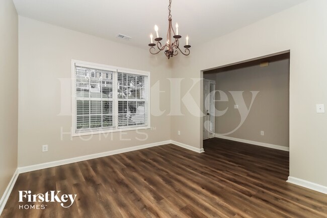 Photo - 528 Valleyside Dr