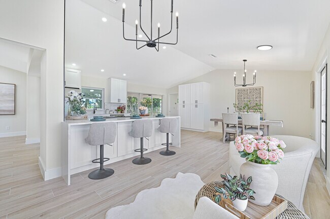 Photo - 1716 SE 12th St