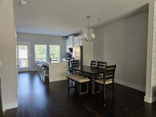 Photo - 3752 Oxford Cir