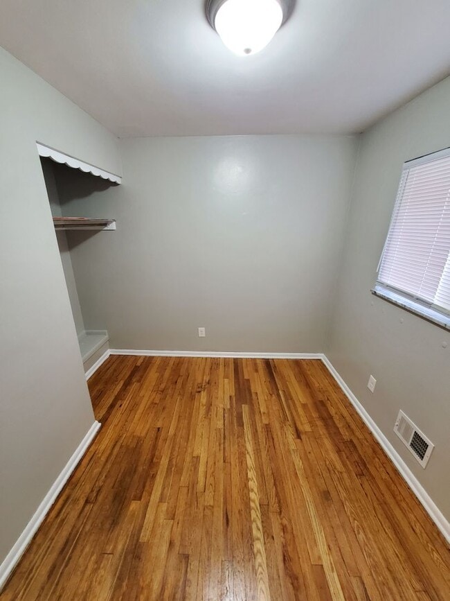 3 BEDROOM SINGLE FAMILY HOME - 3 BEDROOM SINGLE FAMILY HOME