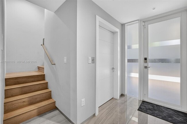 700 NE 14th Ave