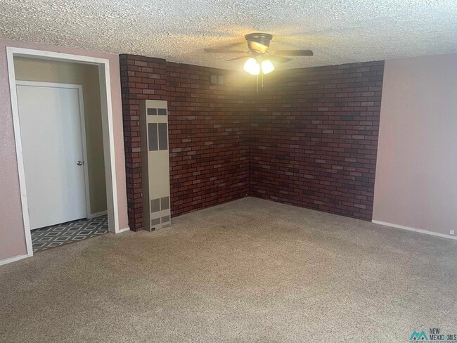Photo - 908 Maple St