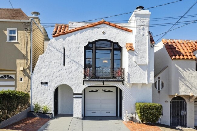 Building Photo - 1831 22nd Ave