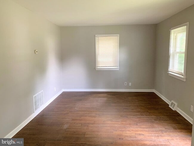 Photo - 817 Graisbury Ave