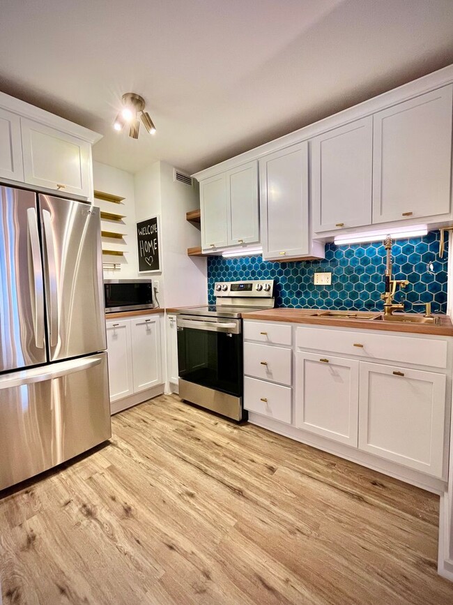 Newly Renovated 2bd/2ba Dwtn Condo! - Newly Renovated 2bd/2ba Dwtn Condo! Unit B508