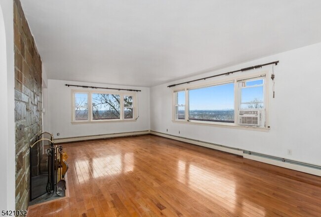 Photo - 145 Highview Terrace