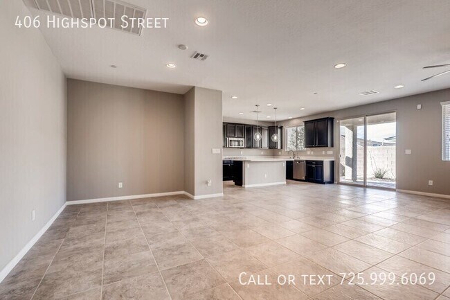 Photo - 406 Highspot St