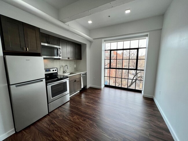 Photo - 824 N Calvert St