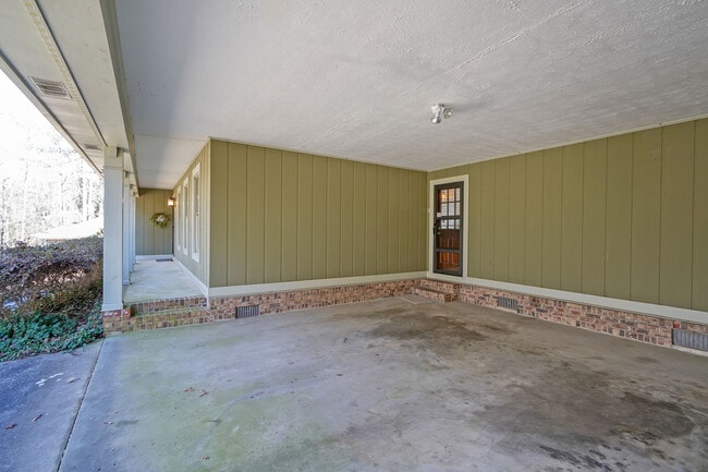 Photo - 752 Mountainbrooke Cir