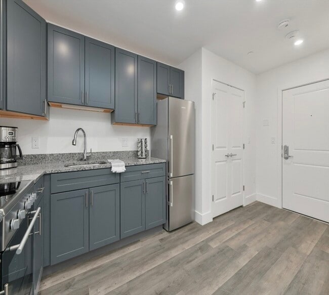 Photo - 585 Essex St Unit 327