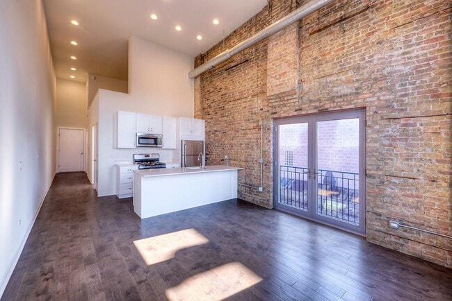 Photo - 1532 W Chicago Ave Unit 3