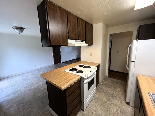 Photo - Pet Friendly Arcata Home With Large Yard, LVP Flooring & Laundry Hook Ups