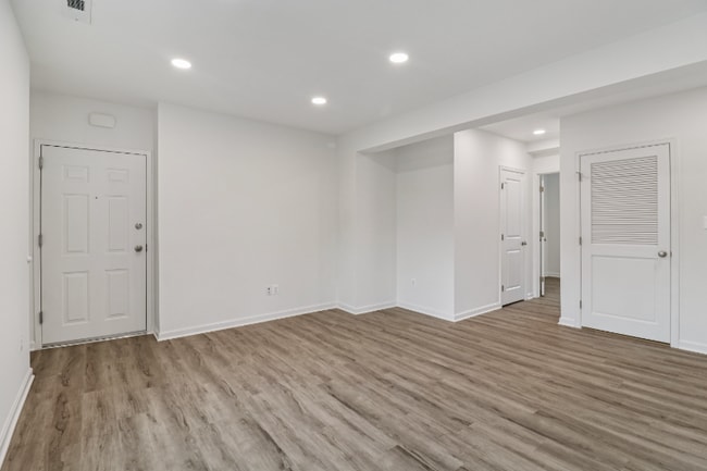 Photo - 303 Seaton Pl NE Unit 4