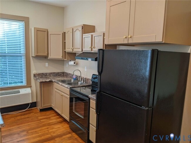 Photo - 519-521 Grove Ave Unit 521 B