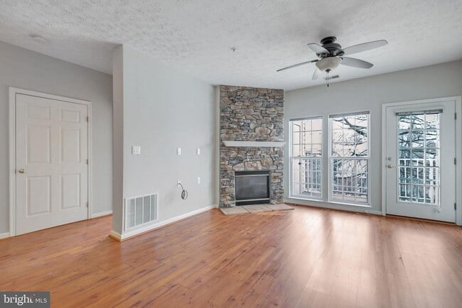 Photo - 2400 Chestnut Terrace Ct Unidad 203