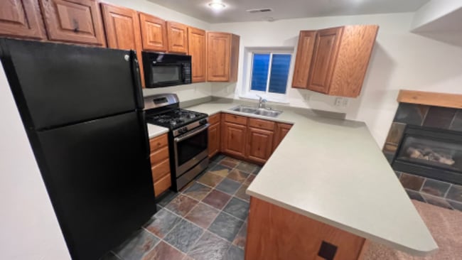 Building Photo - 7987 Mustang Loop Rd Rental