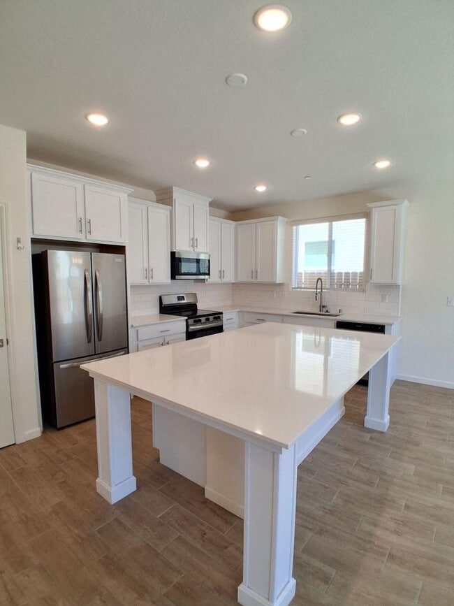 Photo - SPECIAL: HALF OF FIRST MONTH'S RENT! Solar Included! Spacious Single-Story Fresno Home with Den &...