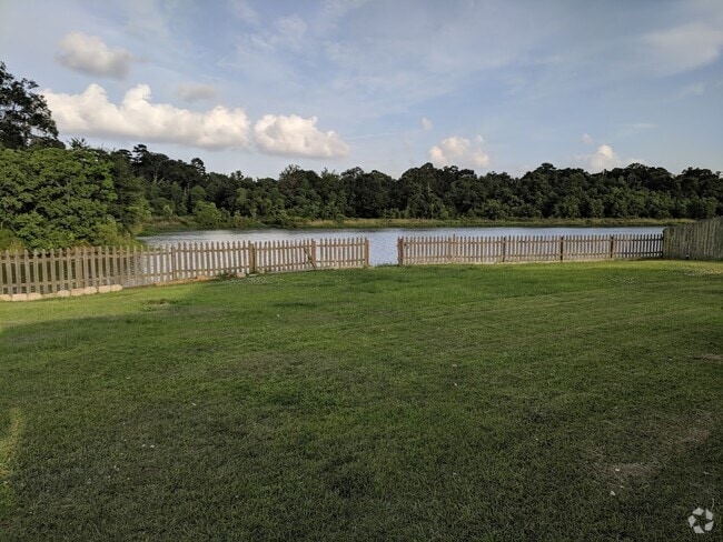 Building Photo - 36044 Raleigh Dr Rental