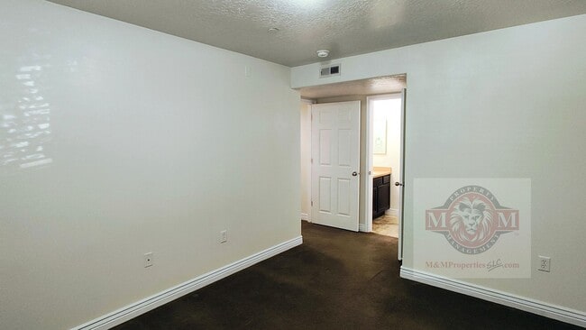 Photo - Great Ground-Level 3 Bed 2 Bath Sandy Condo!