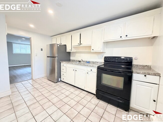 Building Photo - 8 Bryon Rd Unit 1