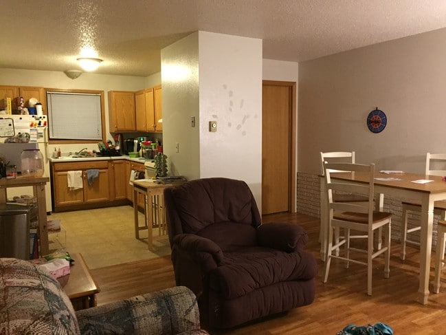 Photo - 520 7th St S