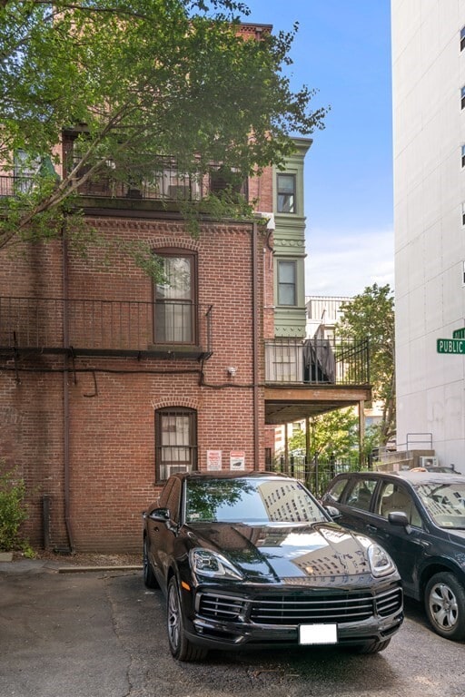 Photo - 203 Saint Botolph St Unit 4