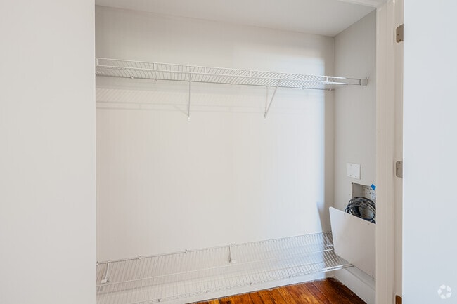 2BR, 2BA - 994SF - Second CLoset - 2 E Broad St