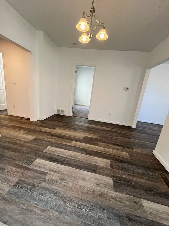 Photo - 815 W 11th St Unit A