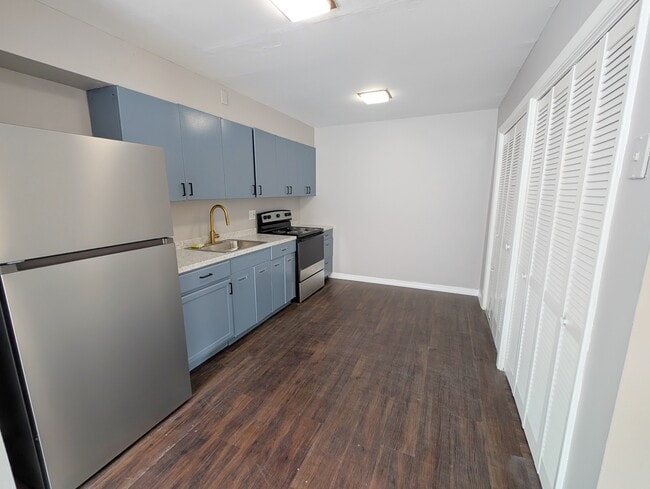 Photo - 110 Cromwell Pl Unit 2