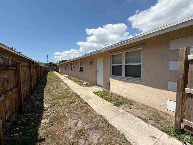 Building Photo - 905 9th St Rental