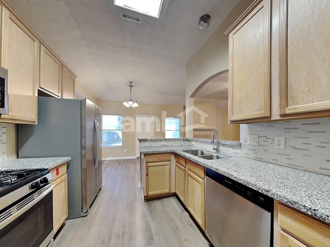 Photo - 7819 Niki's Crossing