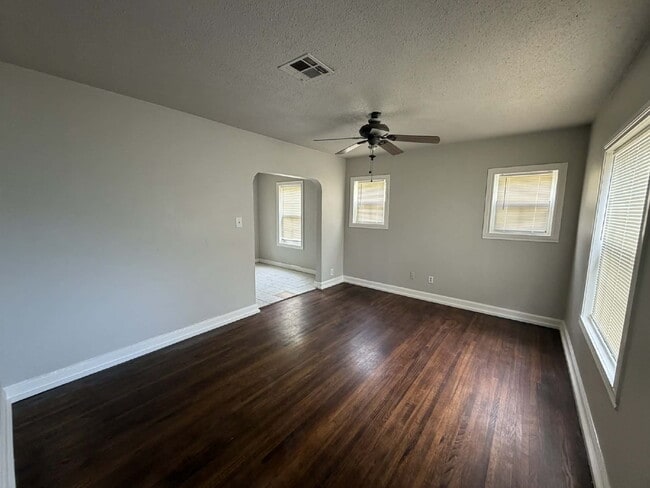 Photo - Cute 2 bedroom, 1 bath near Harvard & Admiral