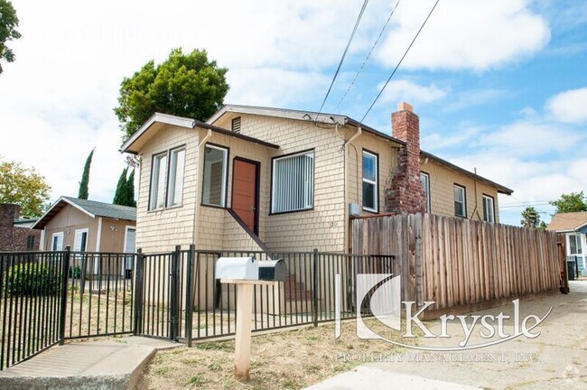 Building Photo - 2 Bedroom Vallejo Home located just off of...